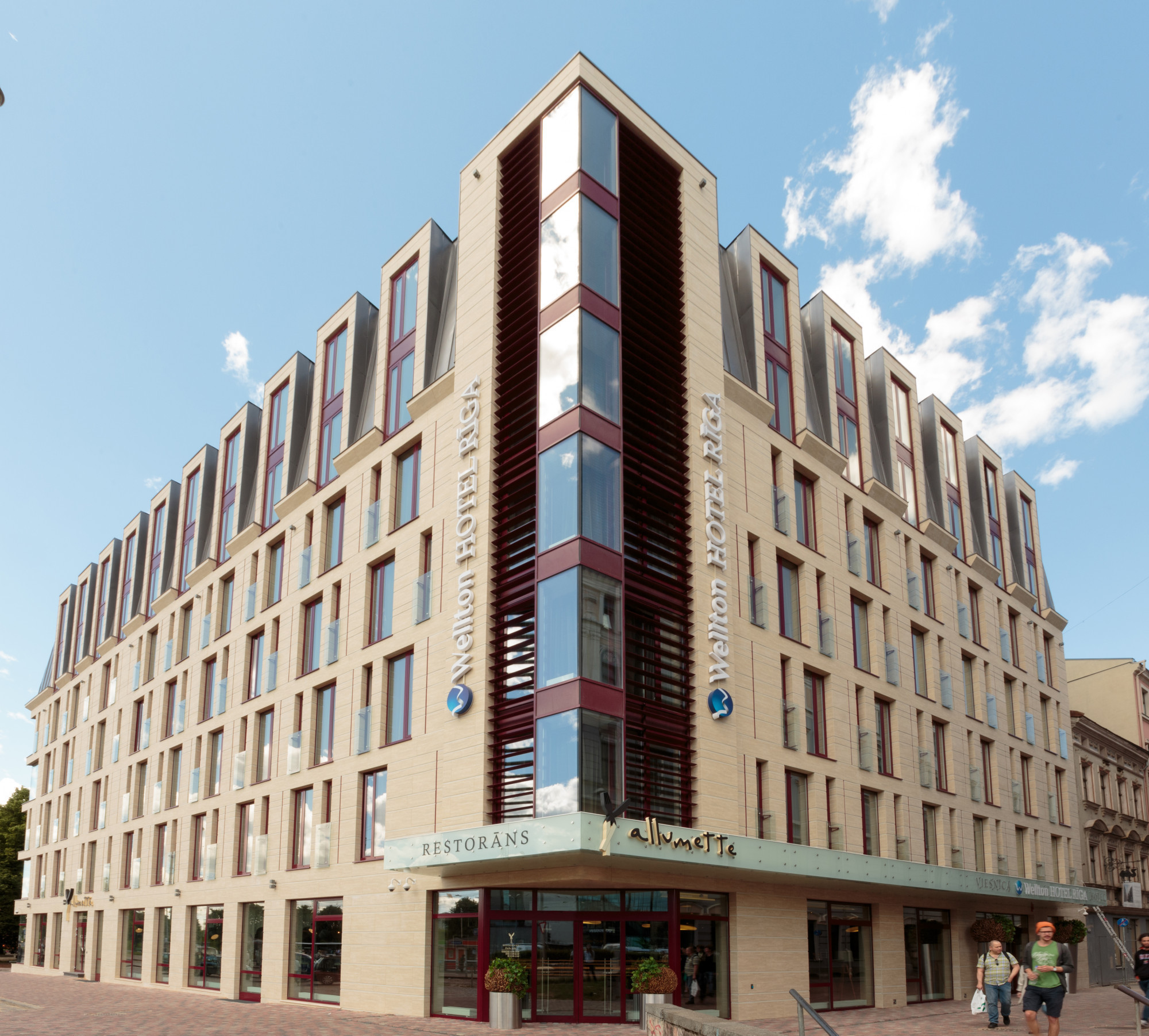 Wellton Riga Hotel fasādes izbūve